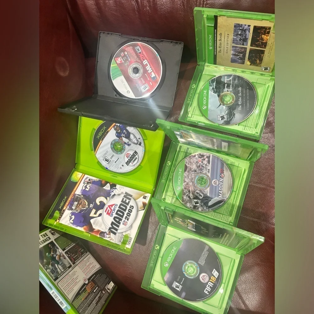 Lot collection of Xbox and Xbox 360 games Madden fifa mlb elder scroll